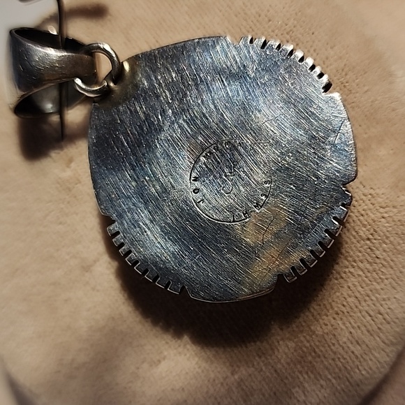 Jon Mc Cray Signed Spiney Oyster and sterling Pendant - Picture 10 of 10